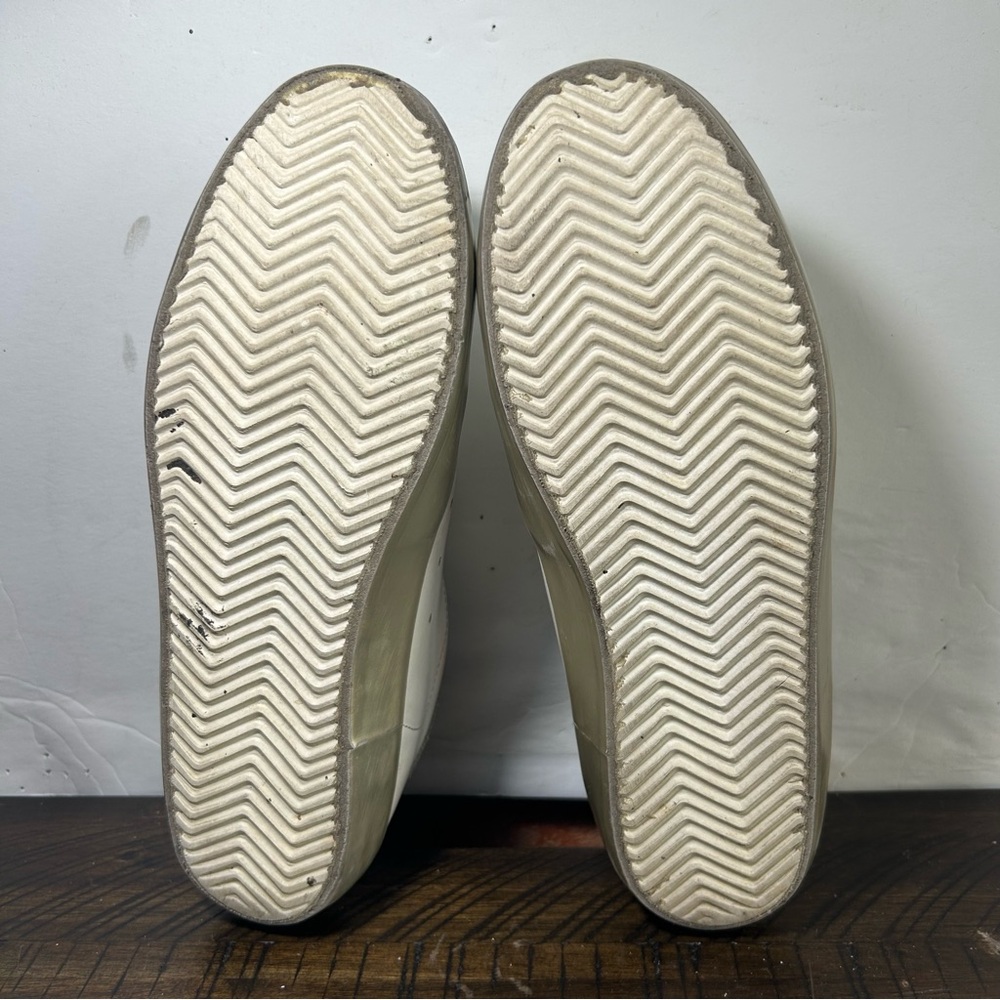 Golden Goose Cream and Gold Sneakers - Picture 11 of 14